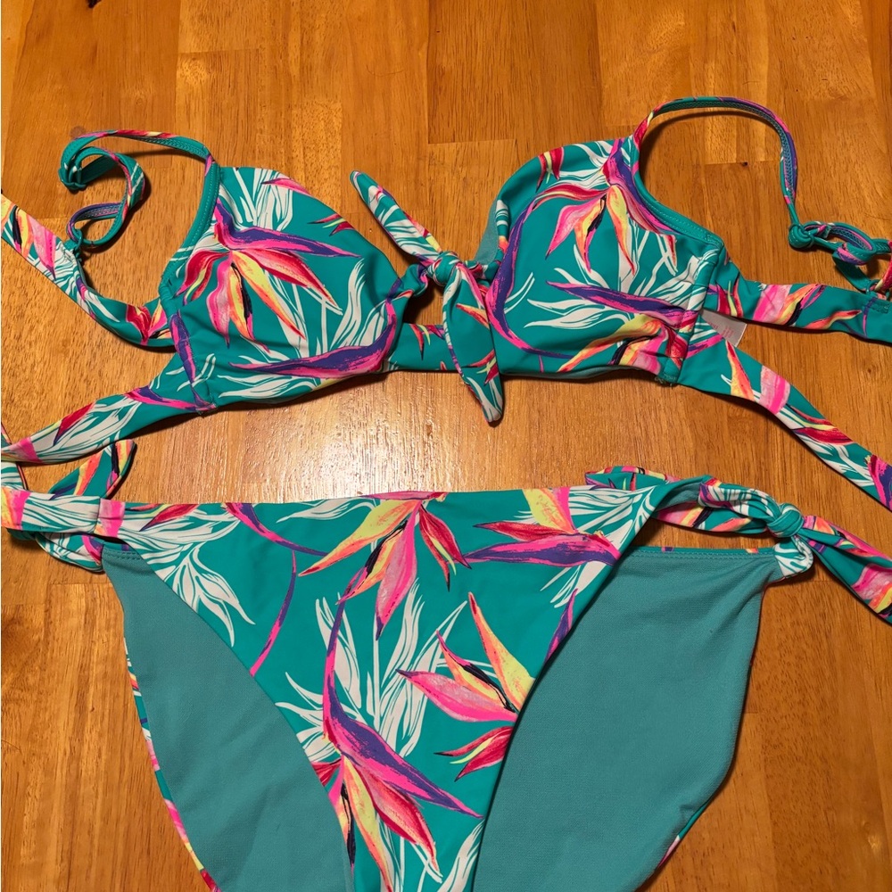 No Boundaries Tropical Print Bikini - Teal and Pink NWOT Size M Top, L Bottom